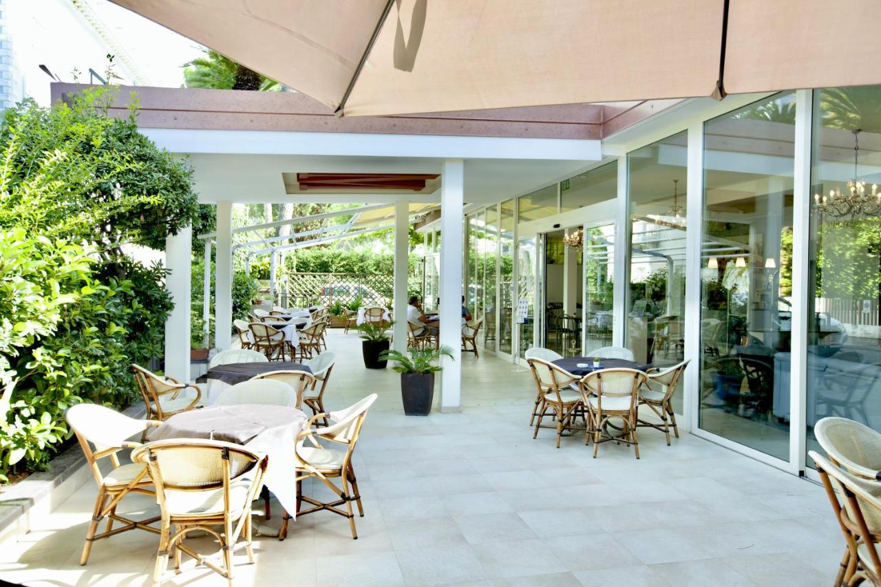 Hotel Maestri Riccione Dış mekan fotoğraf